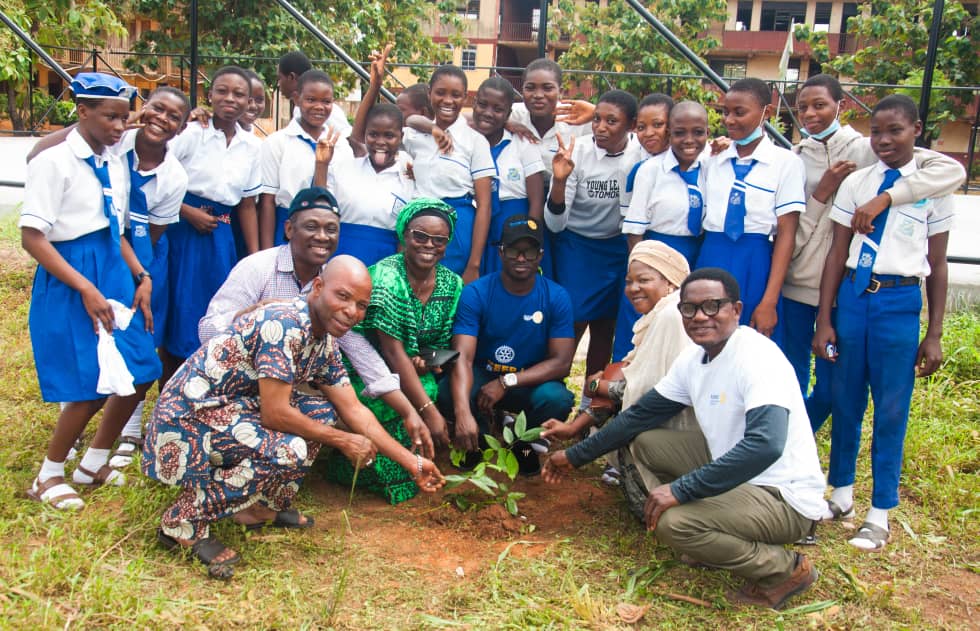 In a bid to contribute its quota to Rotary International’s effort to preserve and sustain planet earth, Rotary Club of Isolo Metropolitan