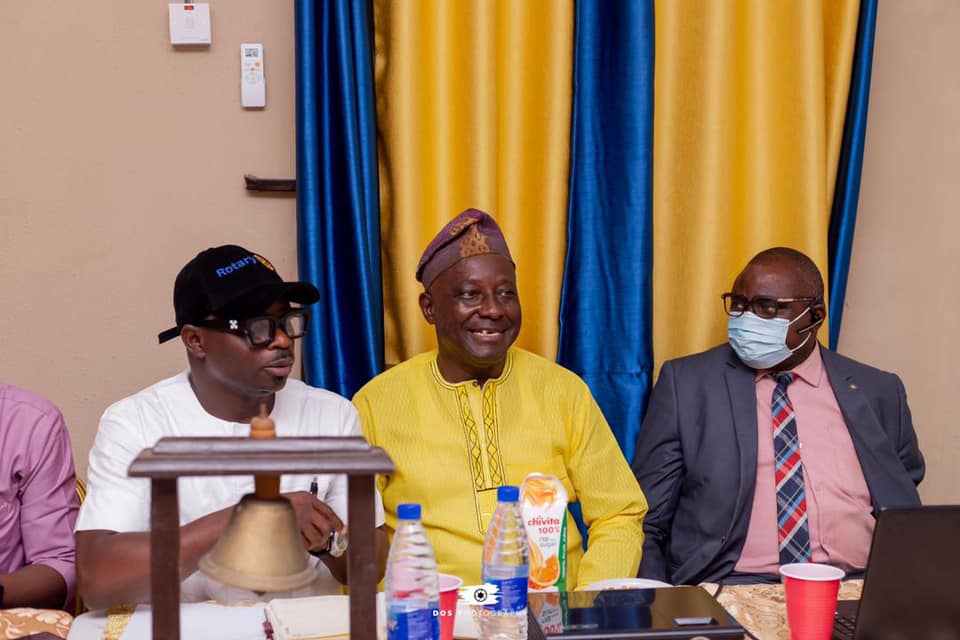 “Rotary is an organisation of business and professional people united worldwide who provide humanitarian service, encourage high ethical standards in all vocations and help build goodwill and peace in the world.” –